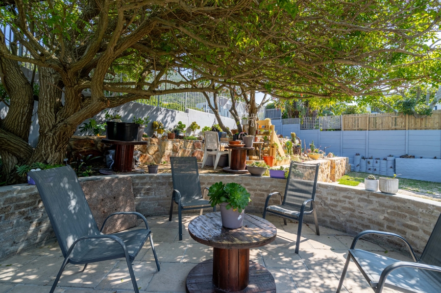 4 Bedroom Property for Sale in Northshore Western Cape